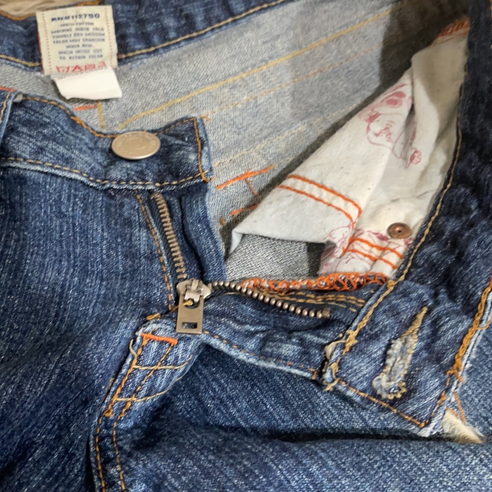 True Religion Distressed Bootcut Jeans. Size 28 - Picture 13 of 16